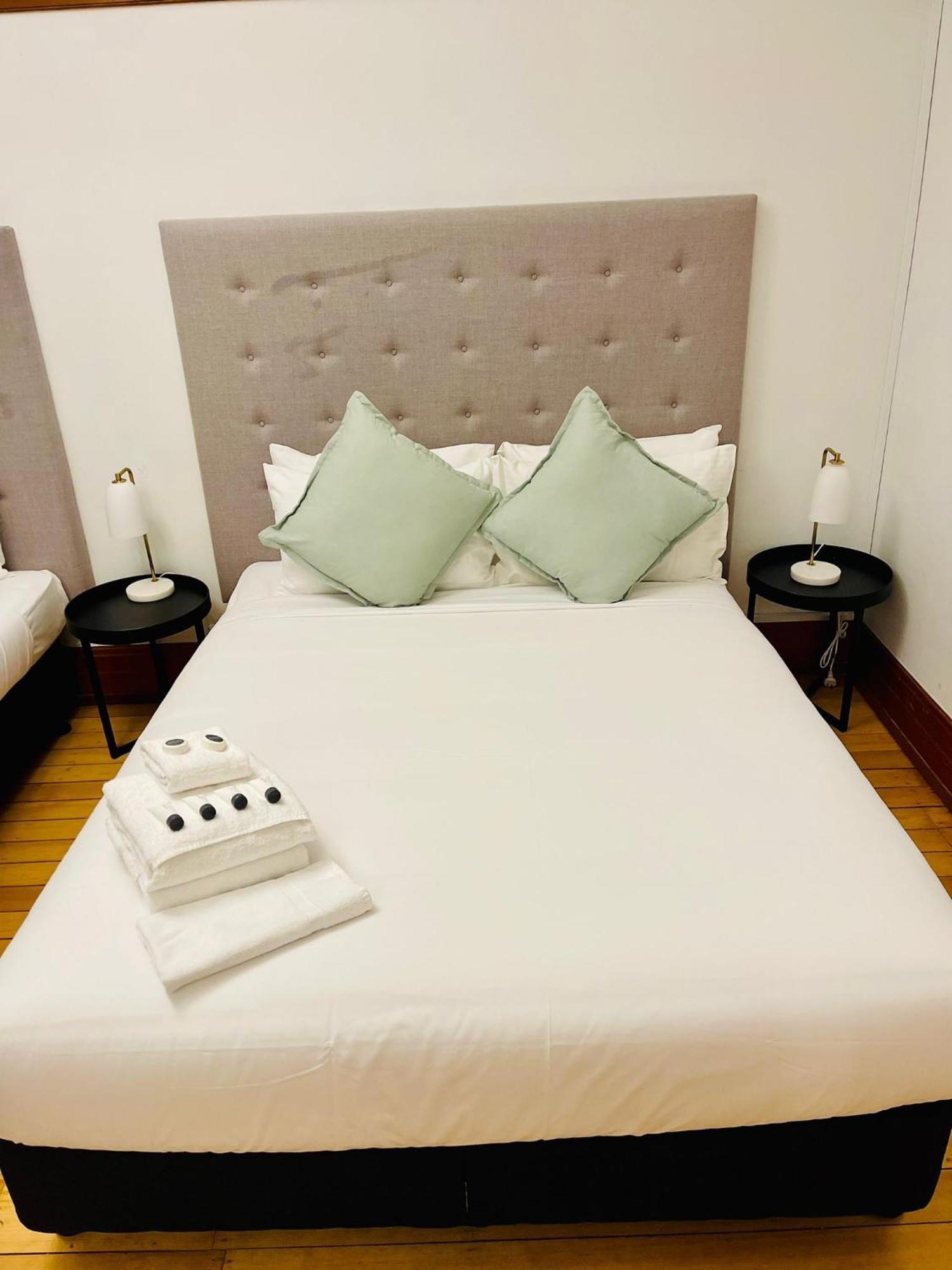 Guildford Hotel Esterno foto