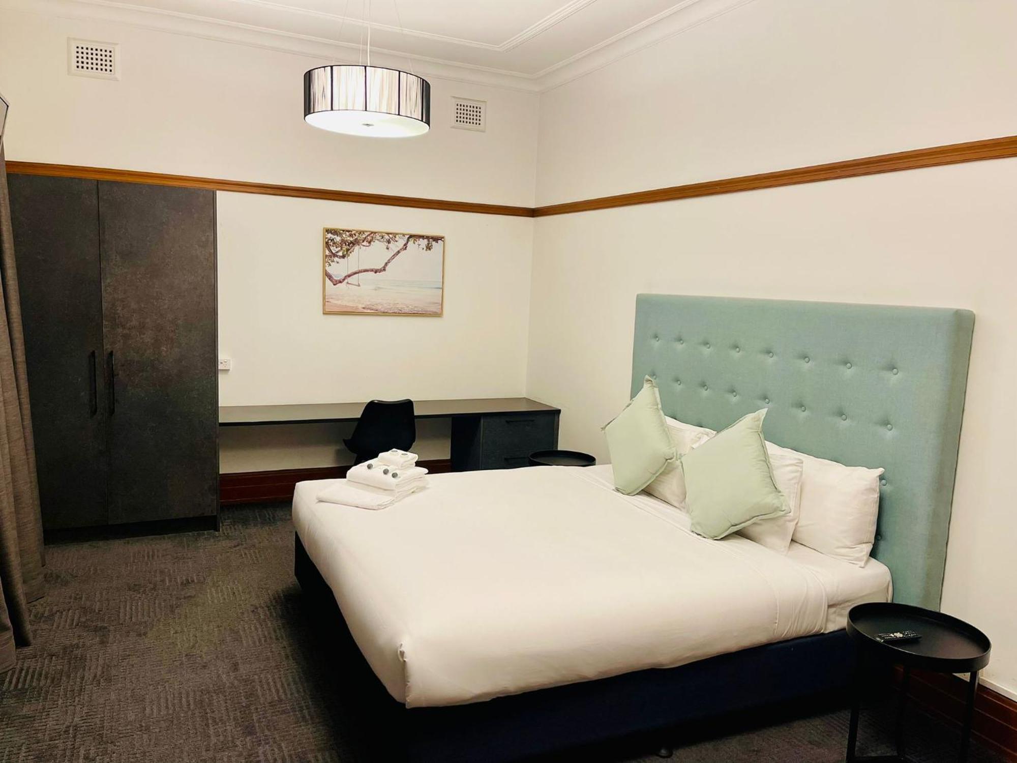 Guildford Hotel Esterno foto