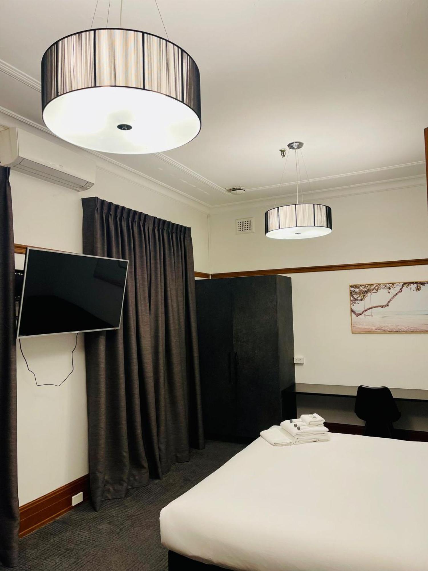 Guildford Hotel Esterno foto